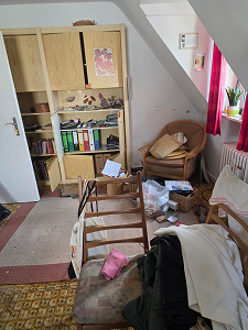 Haushaltsauflösung in Düsseldorf vorher: volle Wohnung